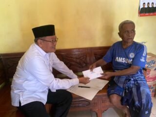 BAZNAS Brebes Salurkan Santunan Kematian dan Bantuan Pengobatan untuk Keluarga Sahroji